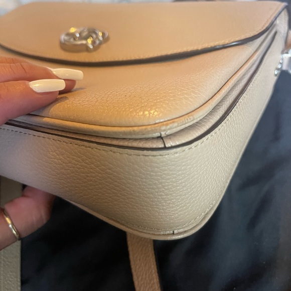 Coach Cassie - Picture 4 of 12